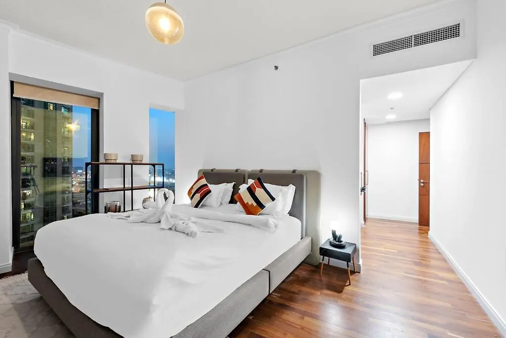 First Class Stunning 2Br Apartment With Burj Khalifa Views In Downtown Dubai